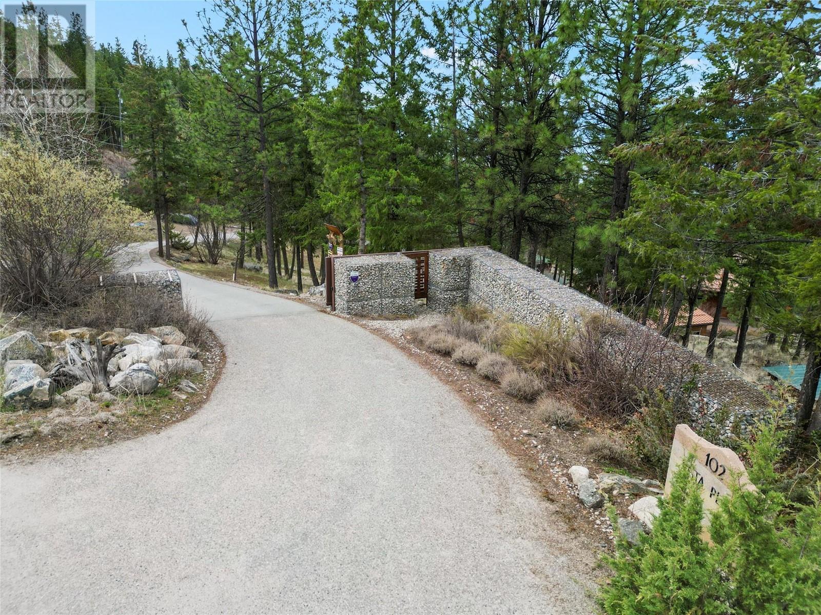 102 Vista Place, Penticton, BC - Outdoor