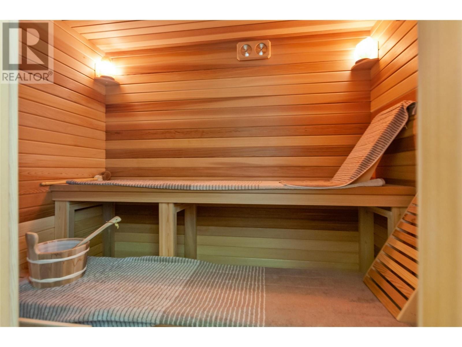 102 Vista Place, Penticton, BC - Photo Showing Other Room