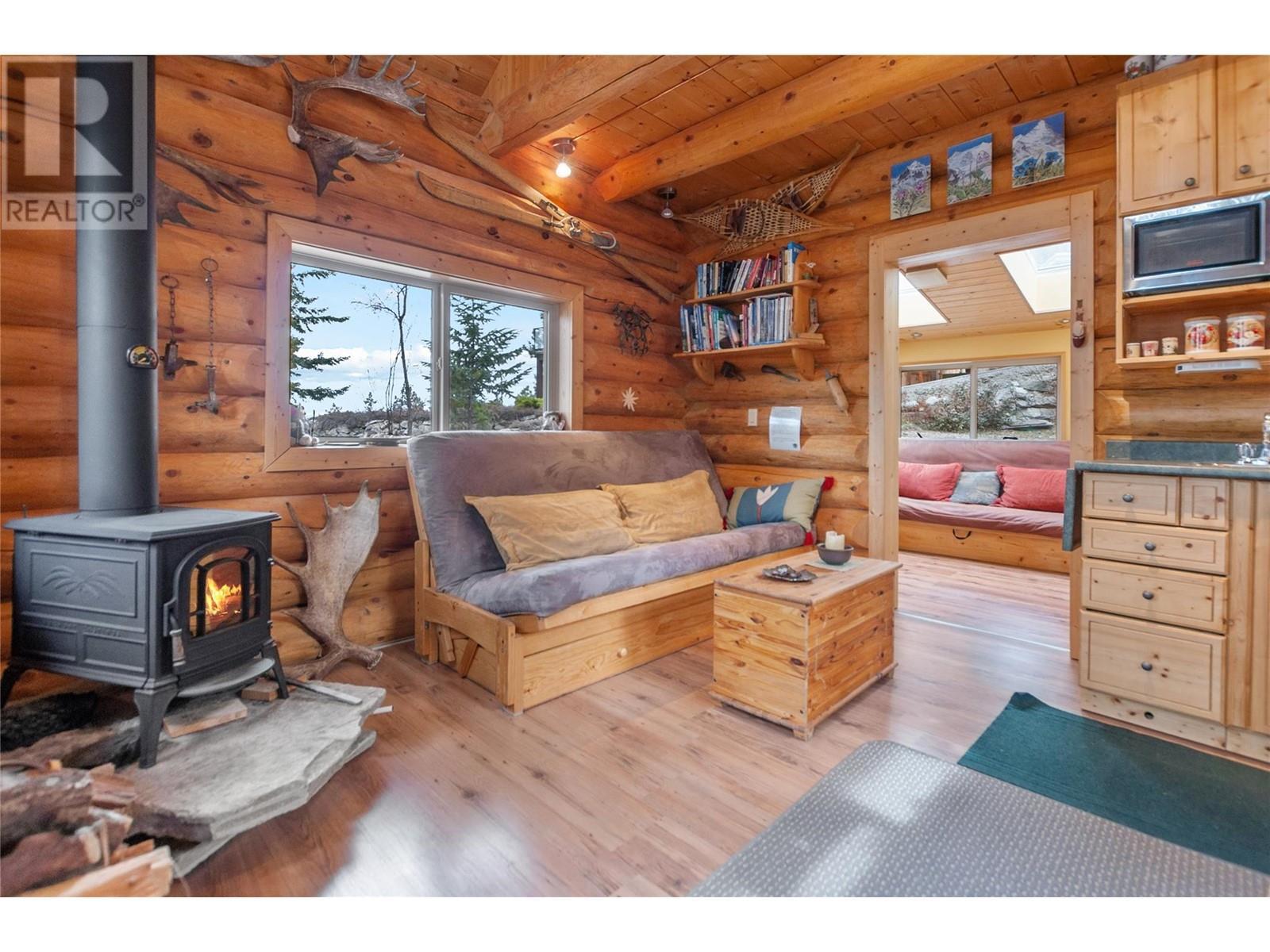 102 Vista Place, Penticton, BC - Indoor Photo Showing Other Room With Fireplace