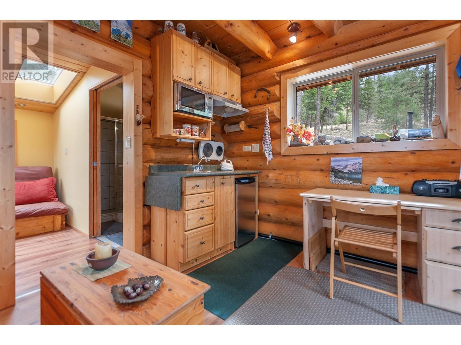 102 Vista Place, Penticton, BC - Indoor