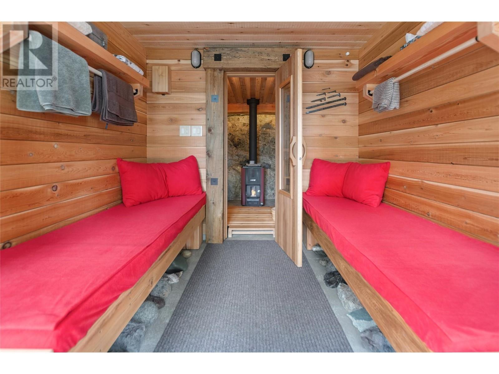 102 Vista Place, Penticton, BC - Indoor