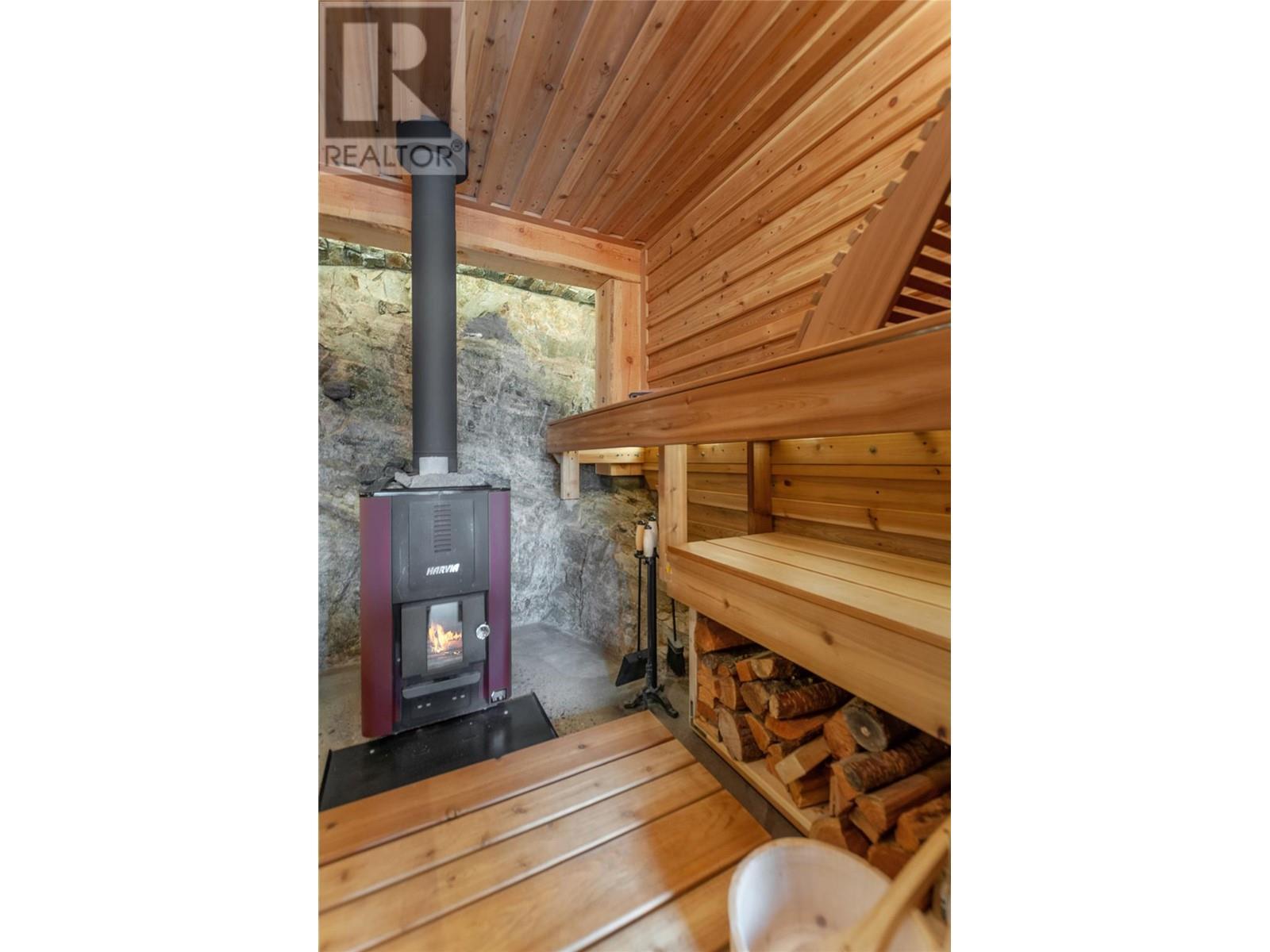 102 Vista Place, Penticton, BC - Photo Showing Other Room