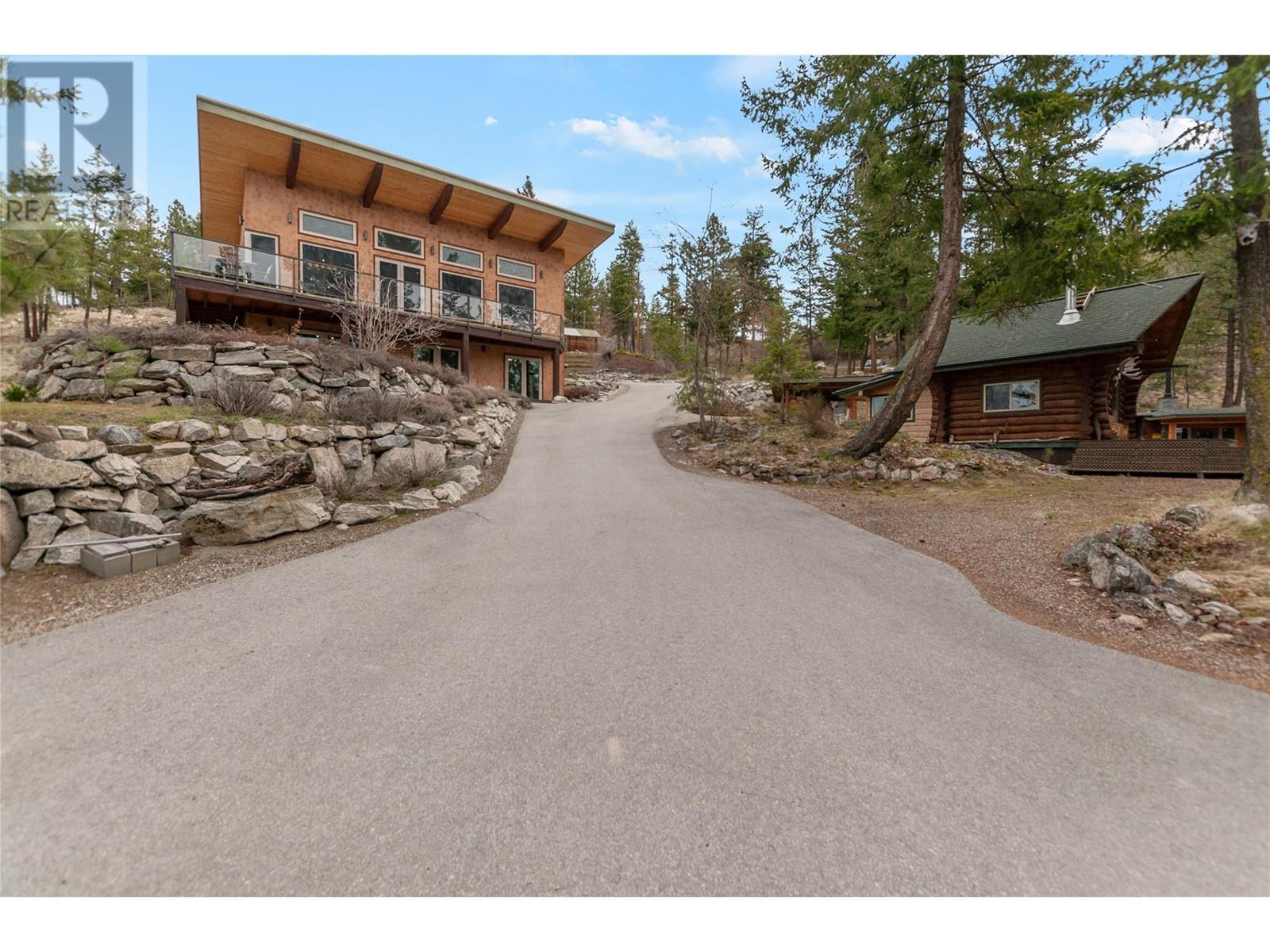 102 Vista Place, Penticton, BC - Outdoor