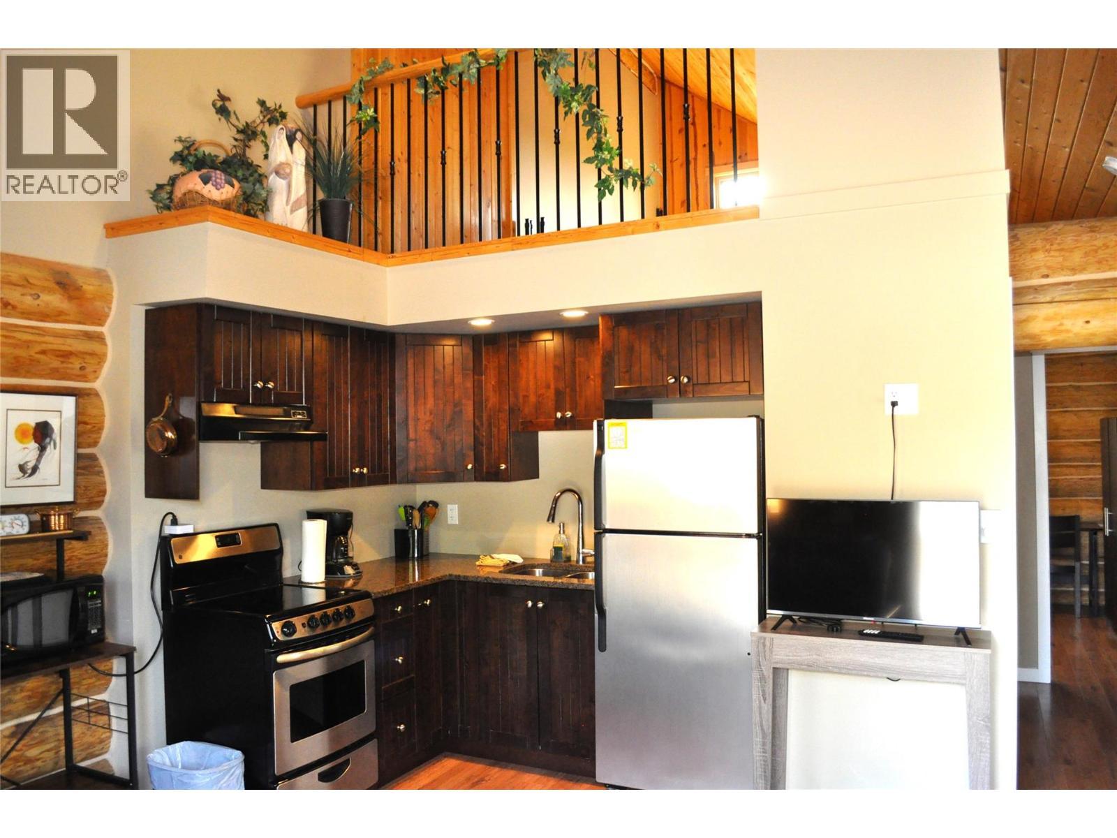 5485 Lac Le Jeune Road Unit# 17/18, Kamloops, BC - Indoor Photo Showing Kitchen