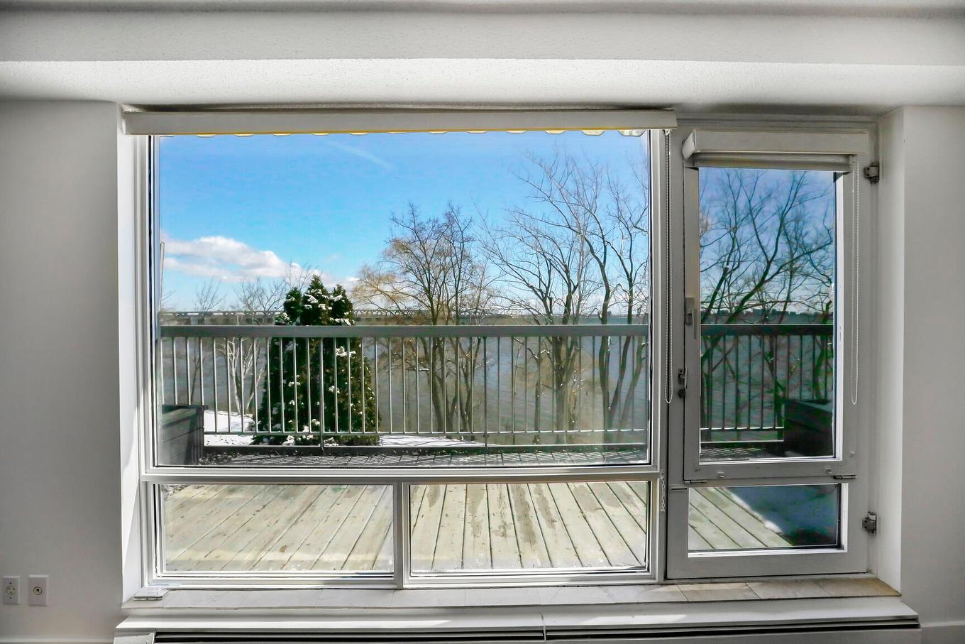 Salon - 320-150 Rue Berlioz, Montréal (Verdun/Île-Des-Soeurs), QC - Indoor Photo Showing Other Room