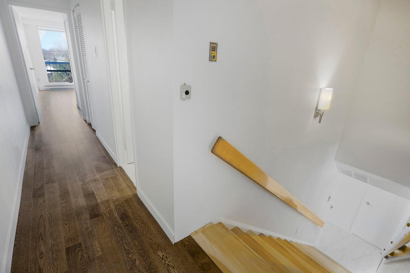 Escalier - 320-150 Rue Berlioz, Montréal (Verdun/Île-Des-Soeurs), QC - Indoor Photo Showing Other Room