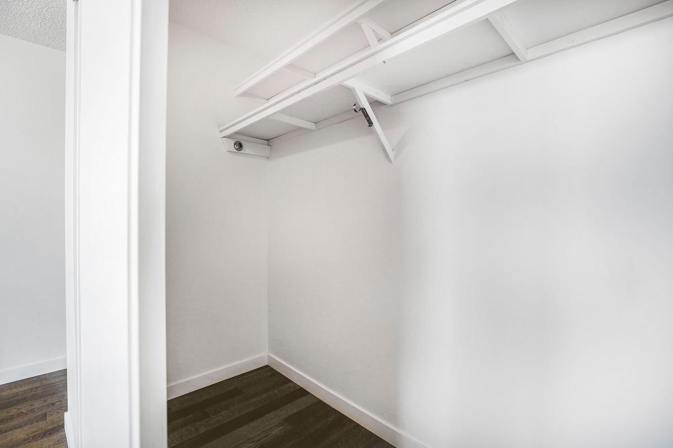 Penderie (Walk-in) - 320-150 Rue Berlioz, Montréal (Verdun/Île-Des-Soeurs), QC - Indoor With Storage