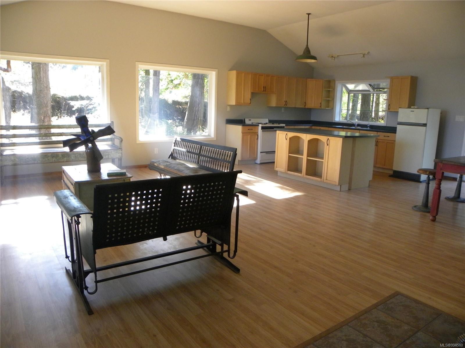 2 Spring Bay Rd, Lasqueti Island, BC