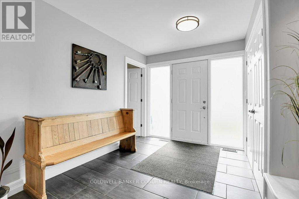 11391 Lakeshore Drive, South Dundas, ON - Indoor Photo Showing Other Room