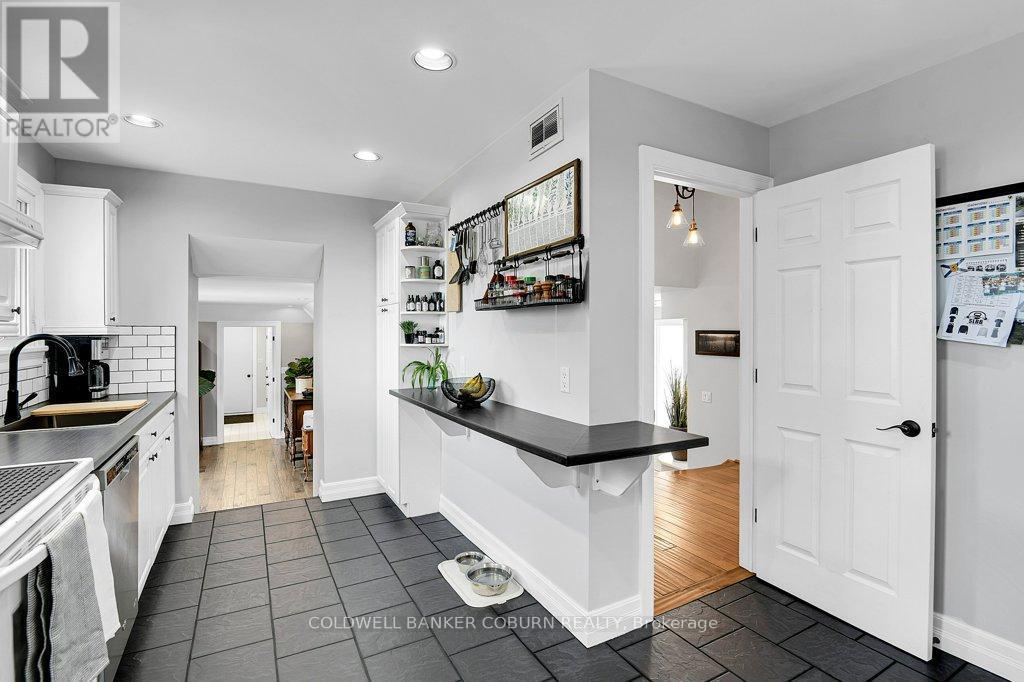 11391 Lakeshore Drive, South Dundas, ON - Indoor Photo Showing Other Room