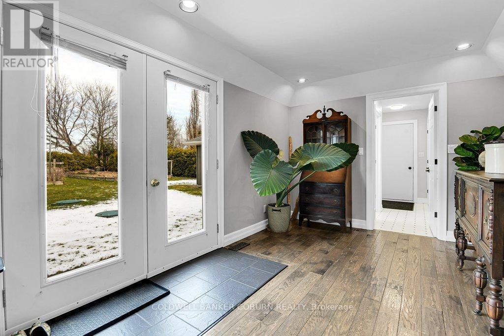 11391 Lakeshore Drive, South Dundas, ON - Indoor Photo Showing Other Room