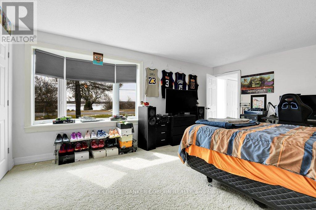 11391 Lakeshore Drive, South Dundas, ON - Indoor Photo Showing Bedroom