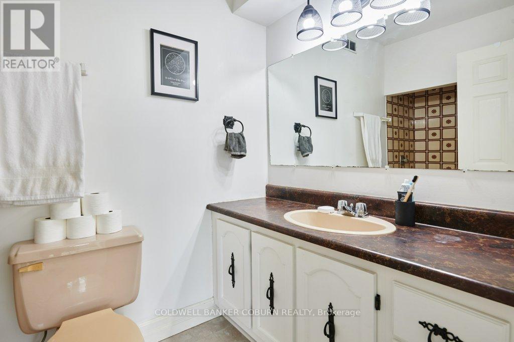 11391 Lakeshore Drive, South Dundas, ON - Indoor Photo Showing Bathroom