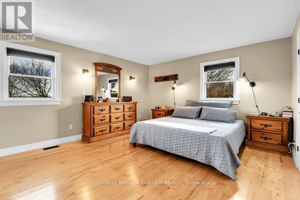 11391 Lakeshore Drive, South Dundas, ON - Indoor Photo Showing Bedroom