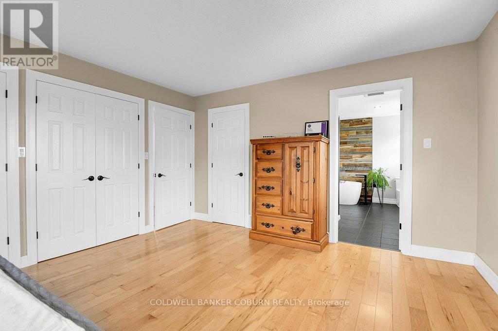 11391 Lakeshore Drive, South Dundas, ON - Indoor Photo Showing Other Room