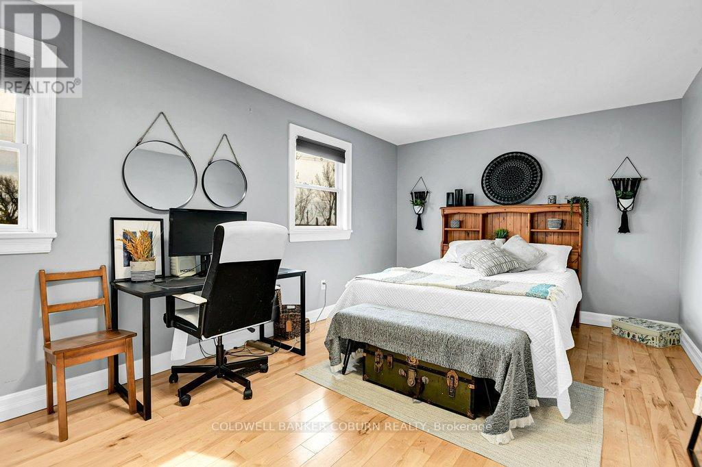 11391 Lakeshore Drive, South Dundas, ON - Indoor Photo Showing Bedroom