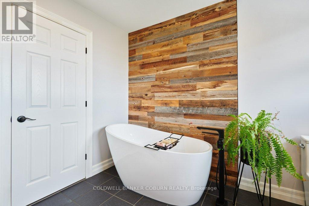 11391 Lakeshore Drive, South Dundas, ON - Indoor