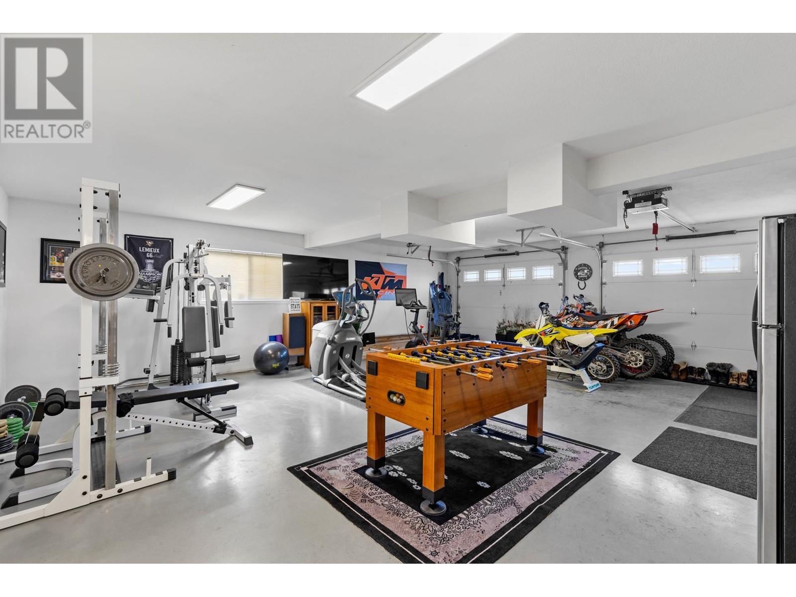 7115 Tronson Road, Vernon, BC - Indoor Photo Showing Gym Room