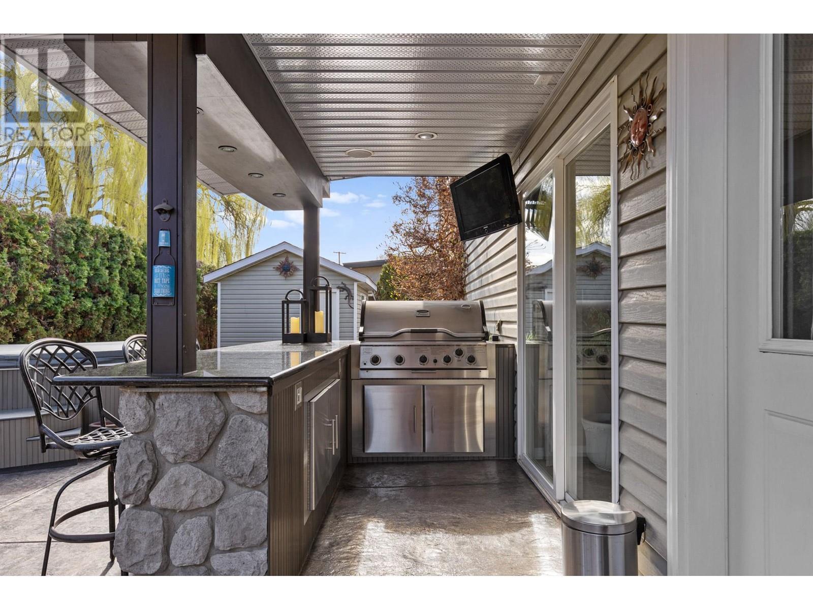 7115 Tronson Road, Vernon, BC - Outdoor With Deck Patio Veranda With Exterior