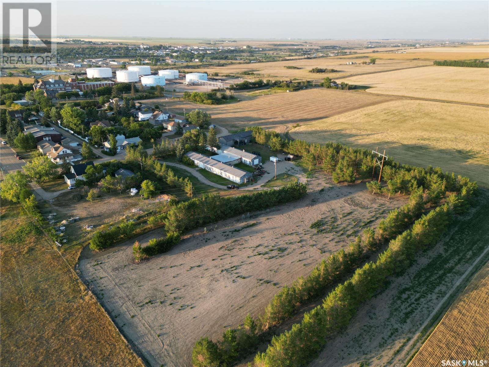 745-751 Victoria Street E, Moose Jaw, SK