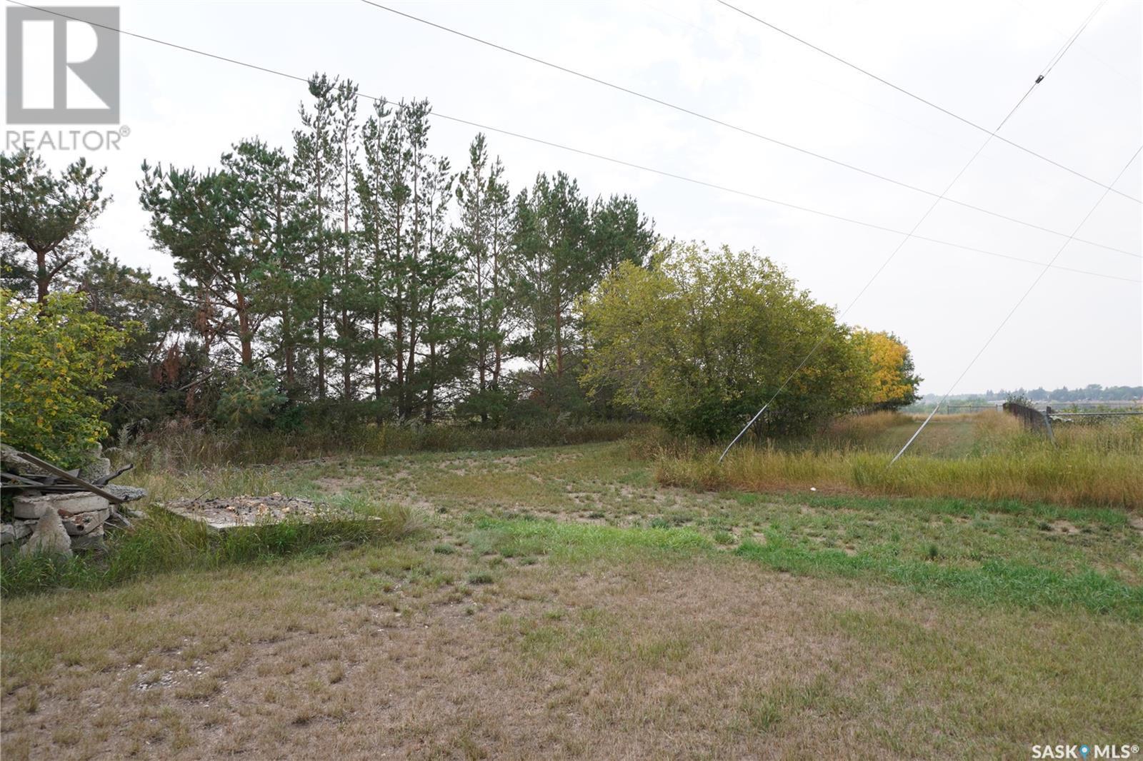 745-751 Victoria Street E, Moose Jaw, SK