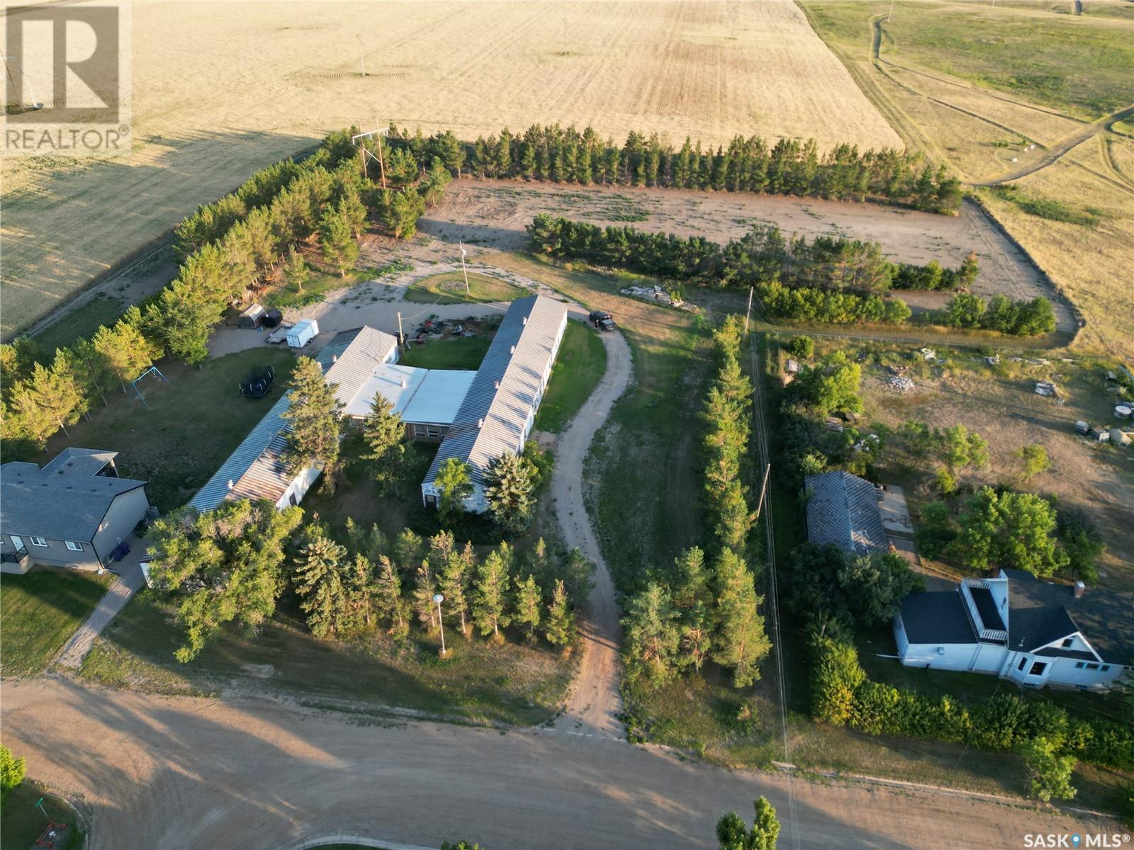 745-751 Victoria Street E, Moose Jaw, SK