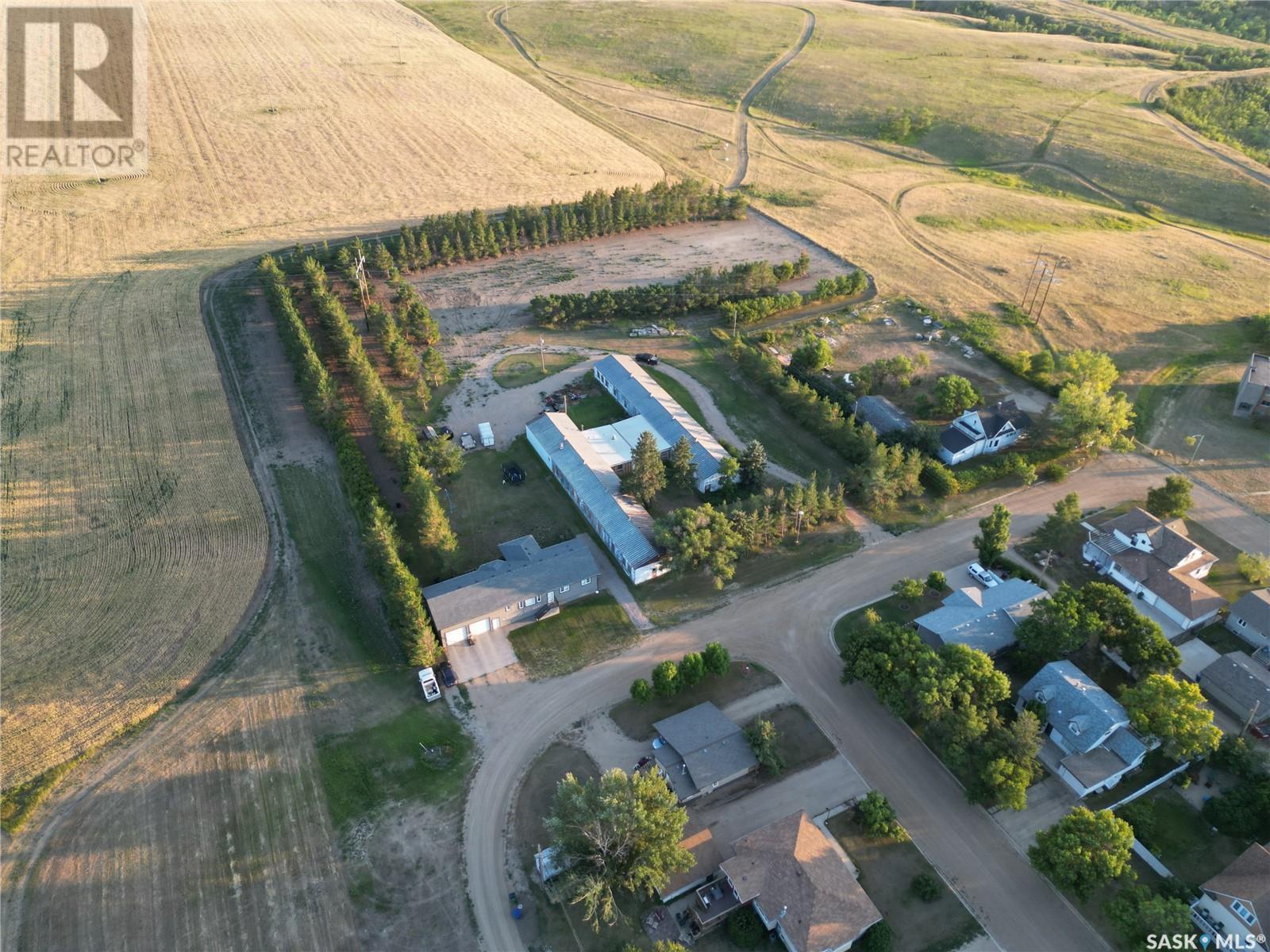 745-751 Victoria Street E, Moose Jaw, SK