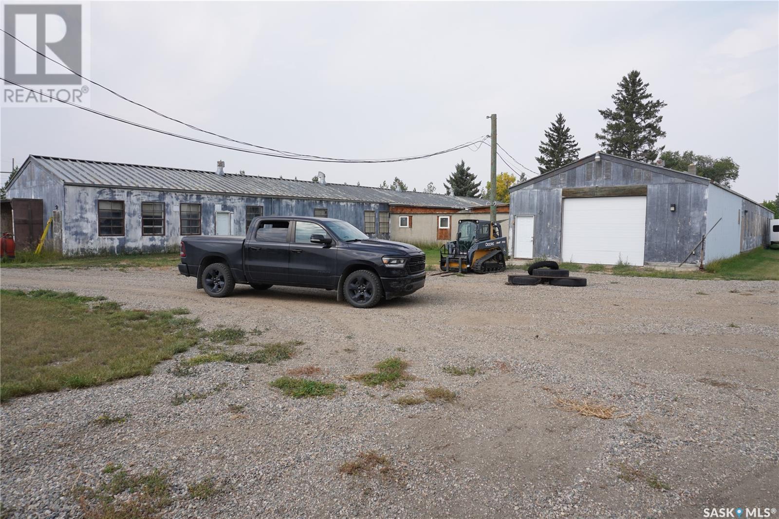 745-751 Victoria Street E, Moose Jaw, SK