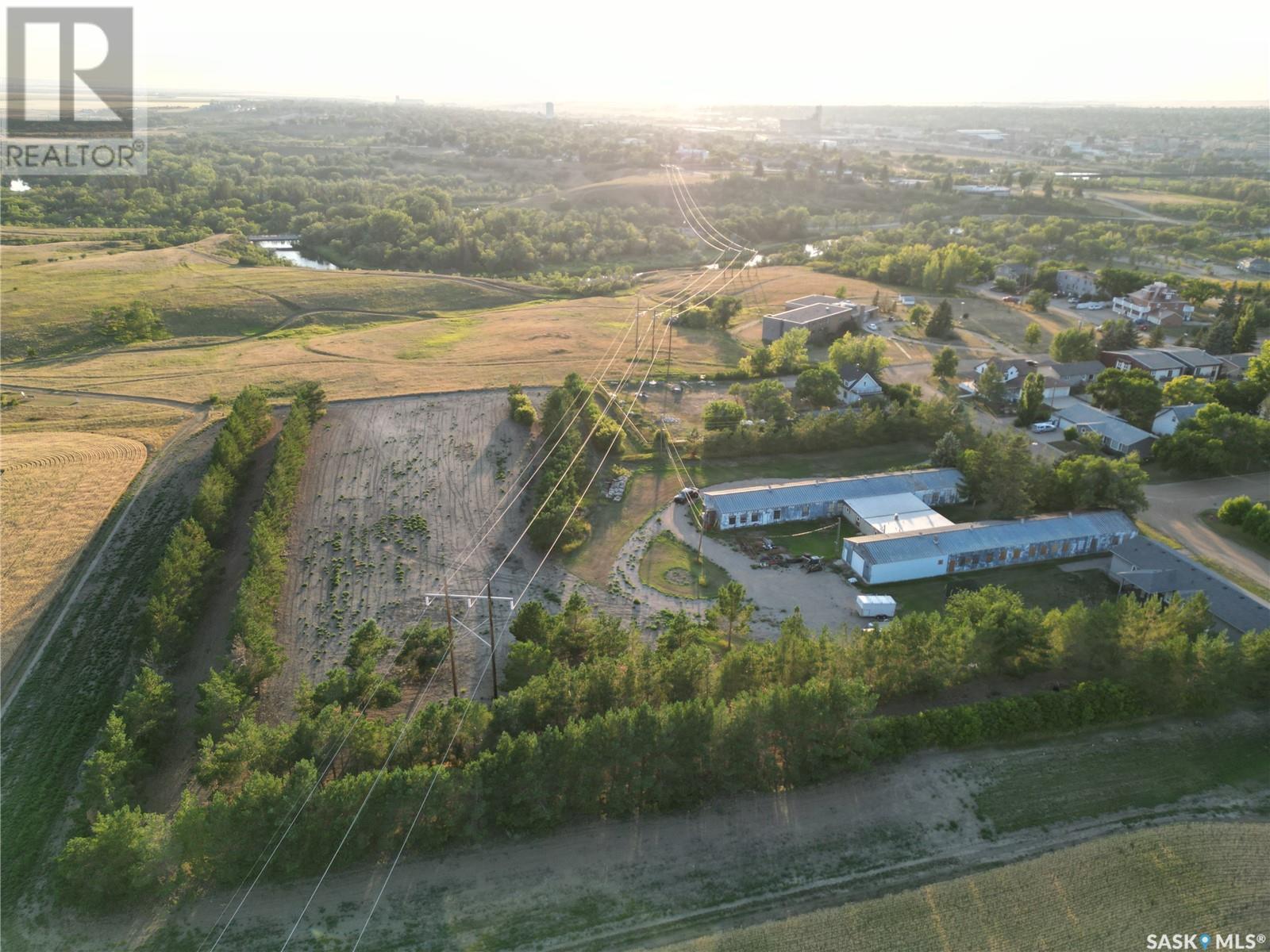 745-751 Victoria Street E, Moose Jaw, SK