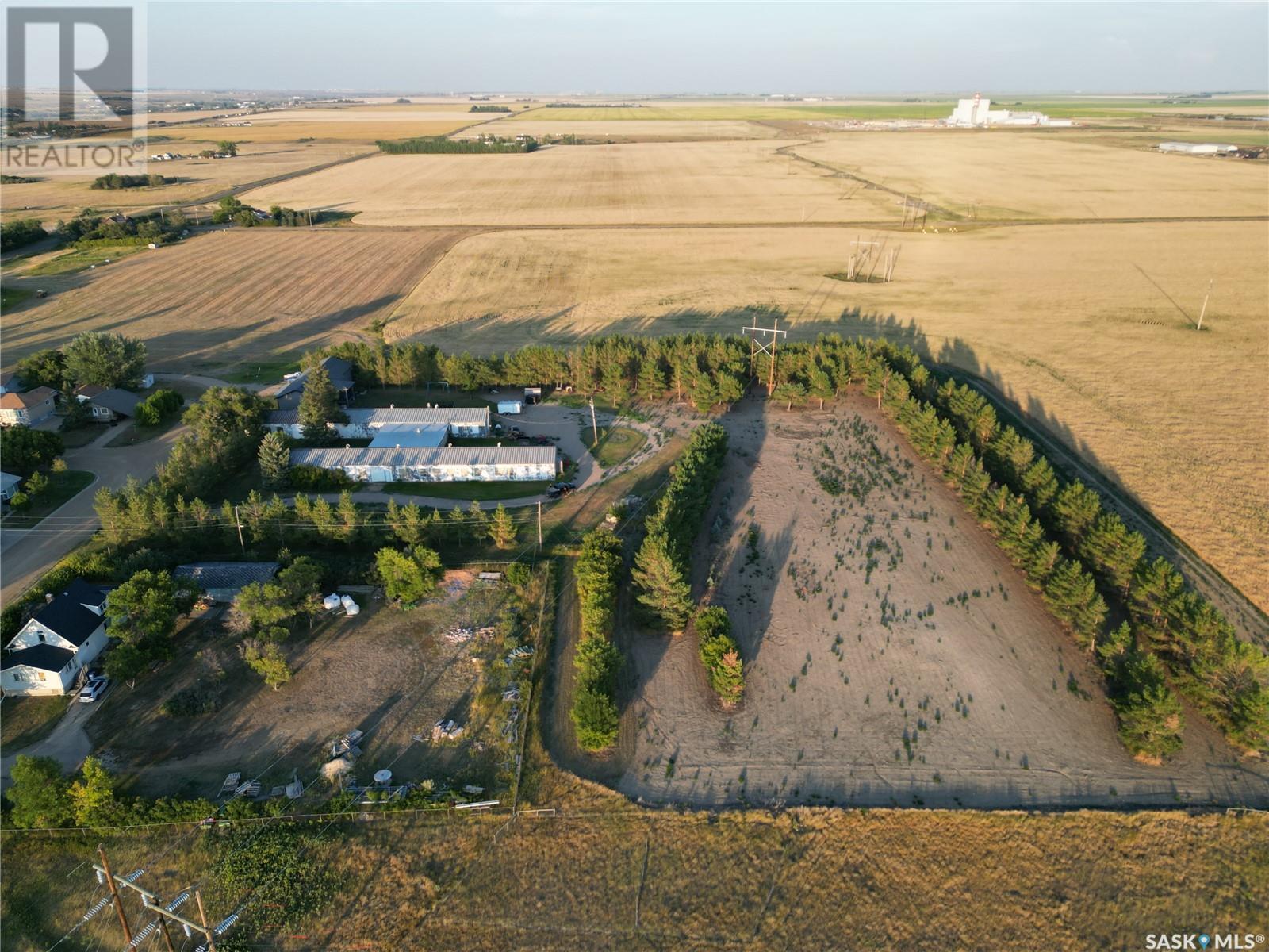 745-751 Victoria Street E, Moose Jaw, SK