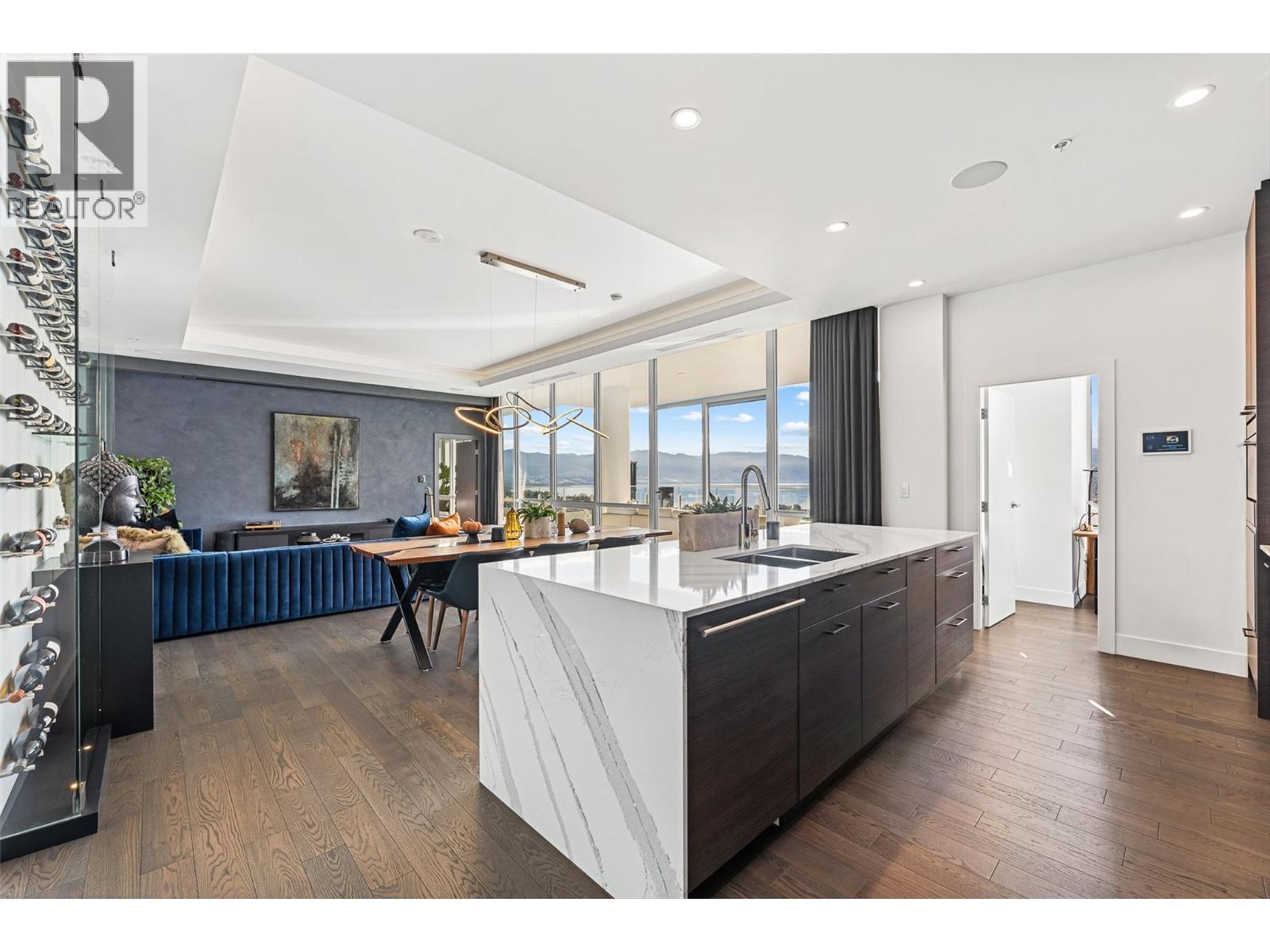 1191 Sunset Drive Unit# 3302, Kelowna, BC - Indoor Photo Showing Kitchen With Double Sink