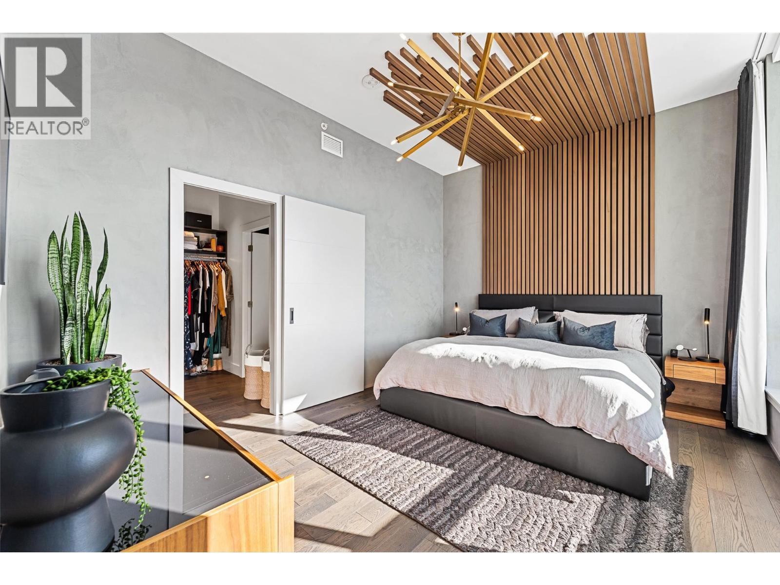 1191 Sunset Drive Unit# 3302, Kelowna, BC - Indoor Photo Showing Bedroom