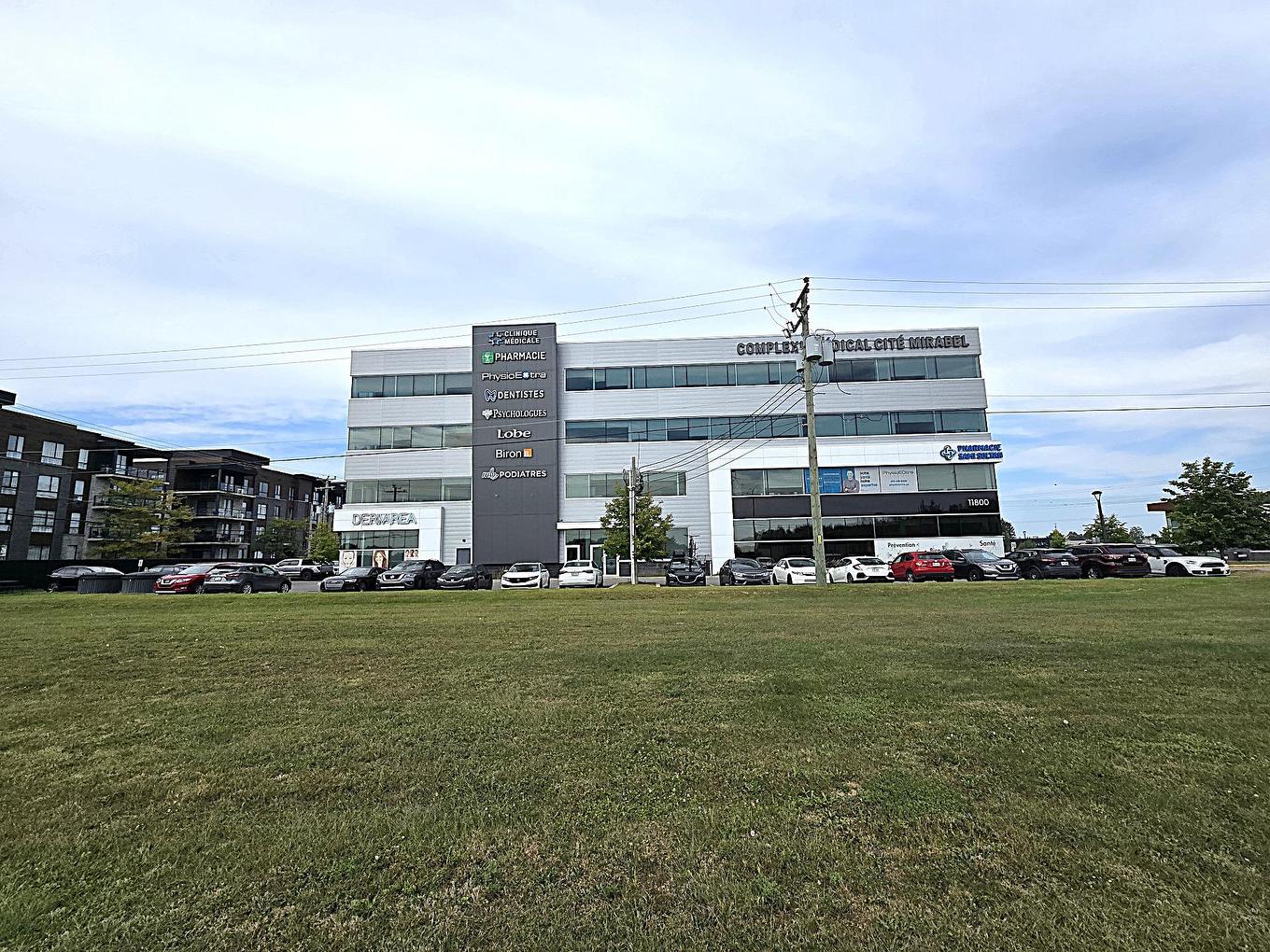 Frontage - 230-11800 Rue De Chaumont, Mirabel, QC - Outdoor With View