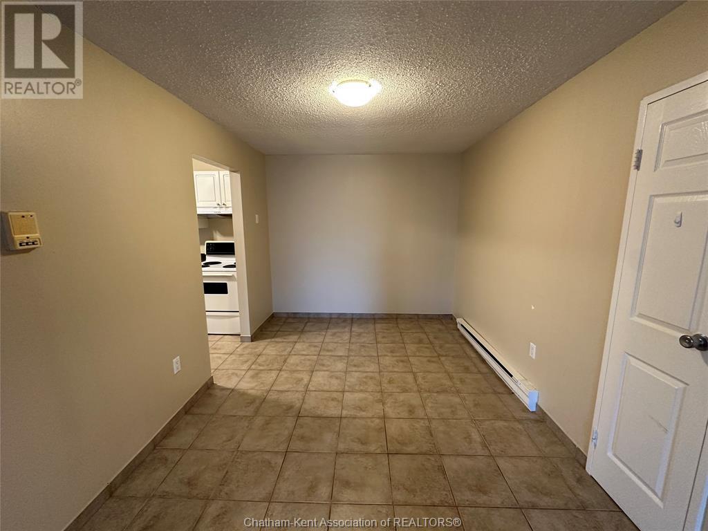 9 Sarah Crescent Unit# 303, Chatham, ON - Indoor Photo Showing Other Room