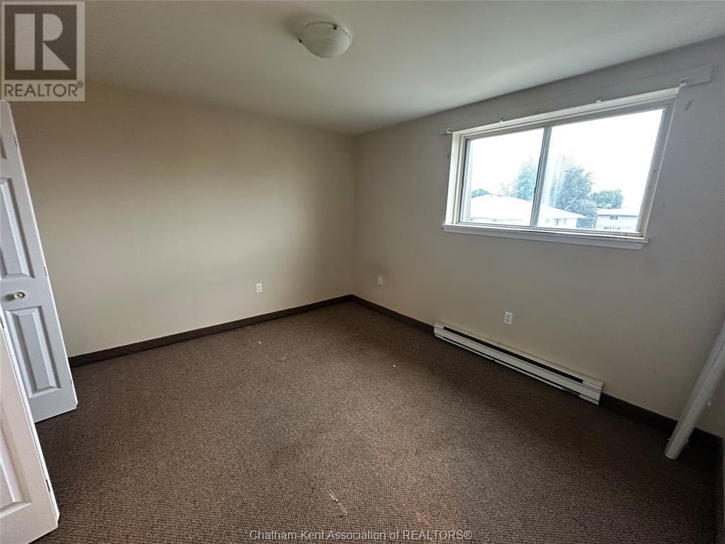 9 Sarah Crescent Unit# 303, Chatham, ON - Indoor Photo Showing Other Room