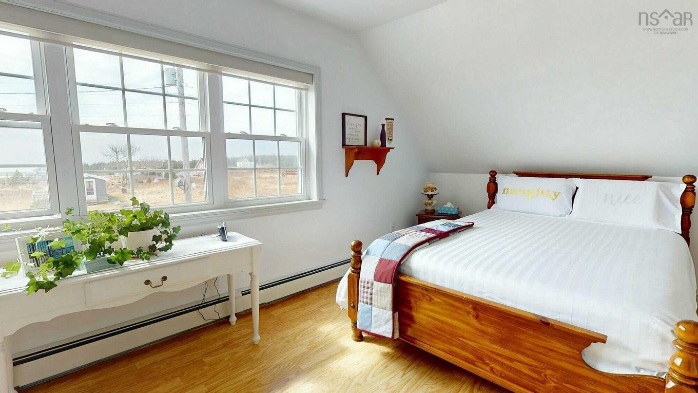 18 Harbourview Drive, Port Bickerton, NS