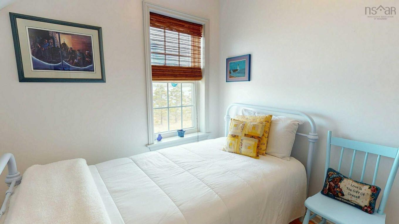 18 Harbourview Drive, Port Bickerton, NS