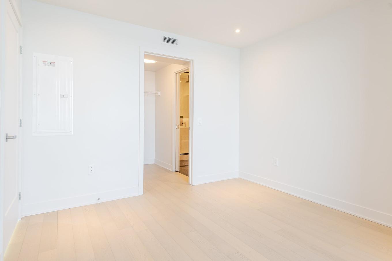 Chambre à coucher principale - 2703-399 Rue De La Rotonde, Montréal (Verdun/Île-Des-Soeurs), QC - Indoor Photo Showing Other Room