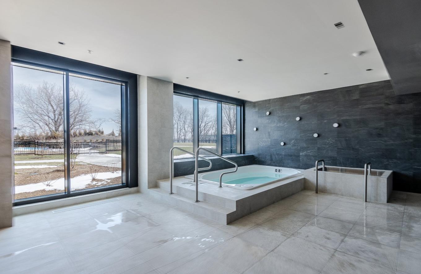 Spa - 2703-399 Rue De La Rotonde, Montréal (Verdun/Île-Des-Soeurs), QC - Indoor Photo Showing Other Room