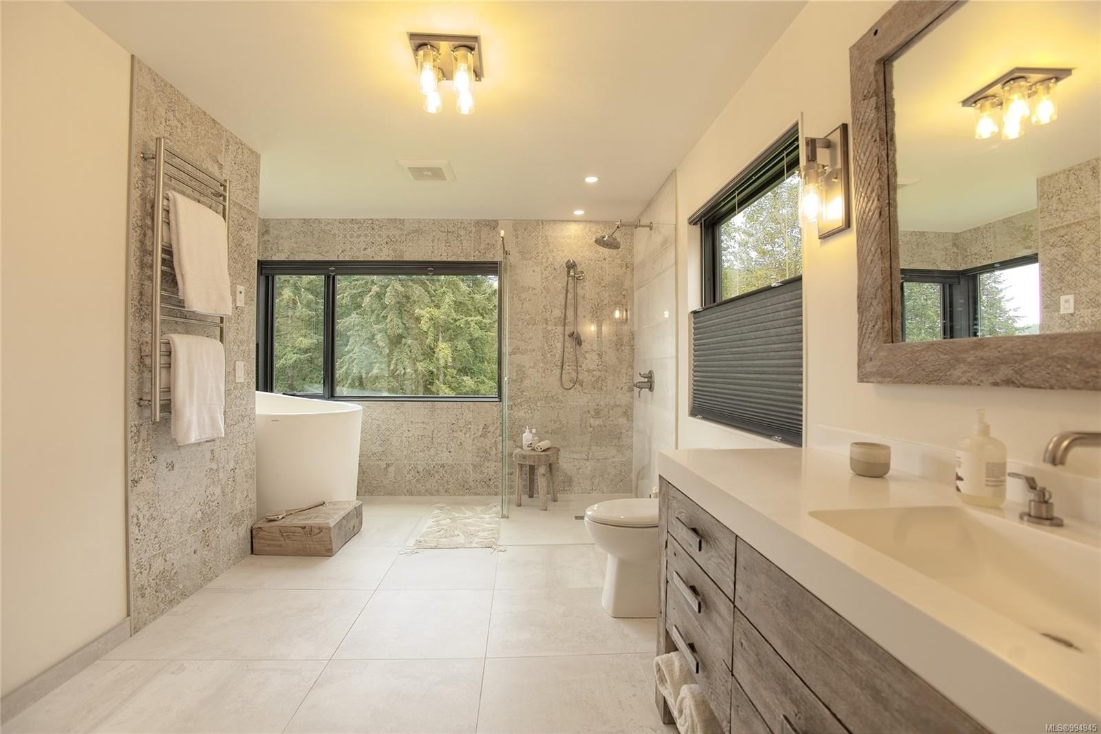 445 Cranberry Rd, Salt Spring, BC