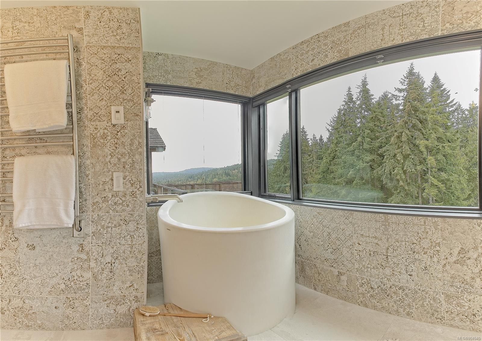 445 Cranberry Rd, Salt Spring, BC