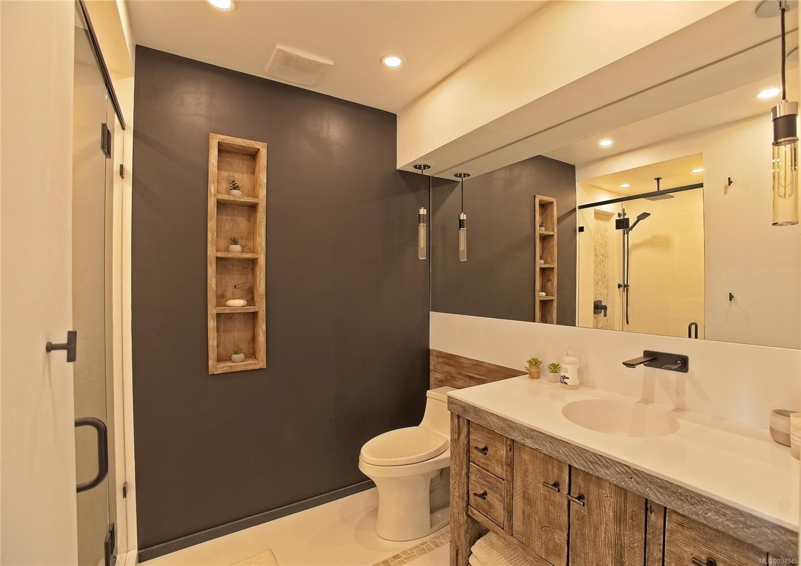 445 Cranberry Rd, Salt Spring, BC