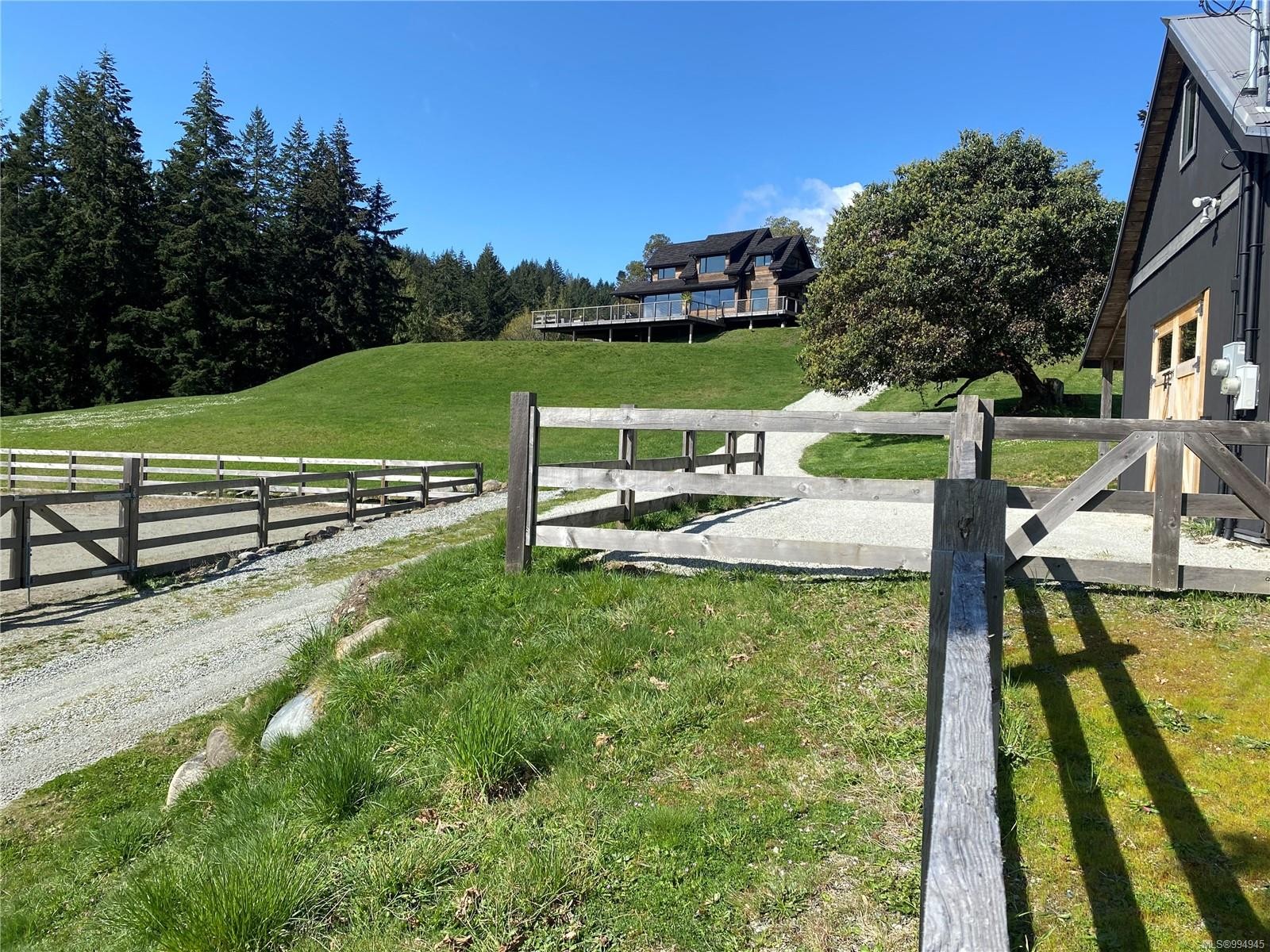 445 Cranberry Rd, Salt Spring, BC