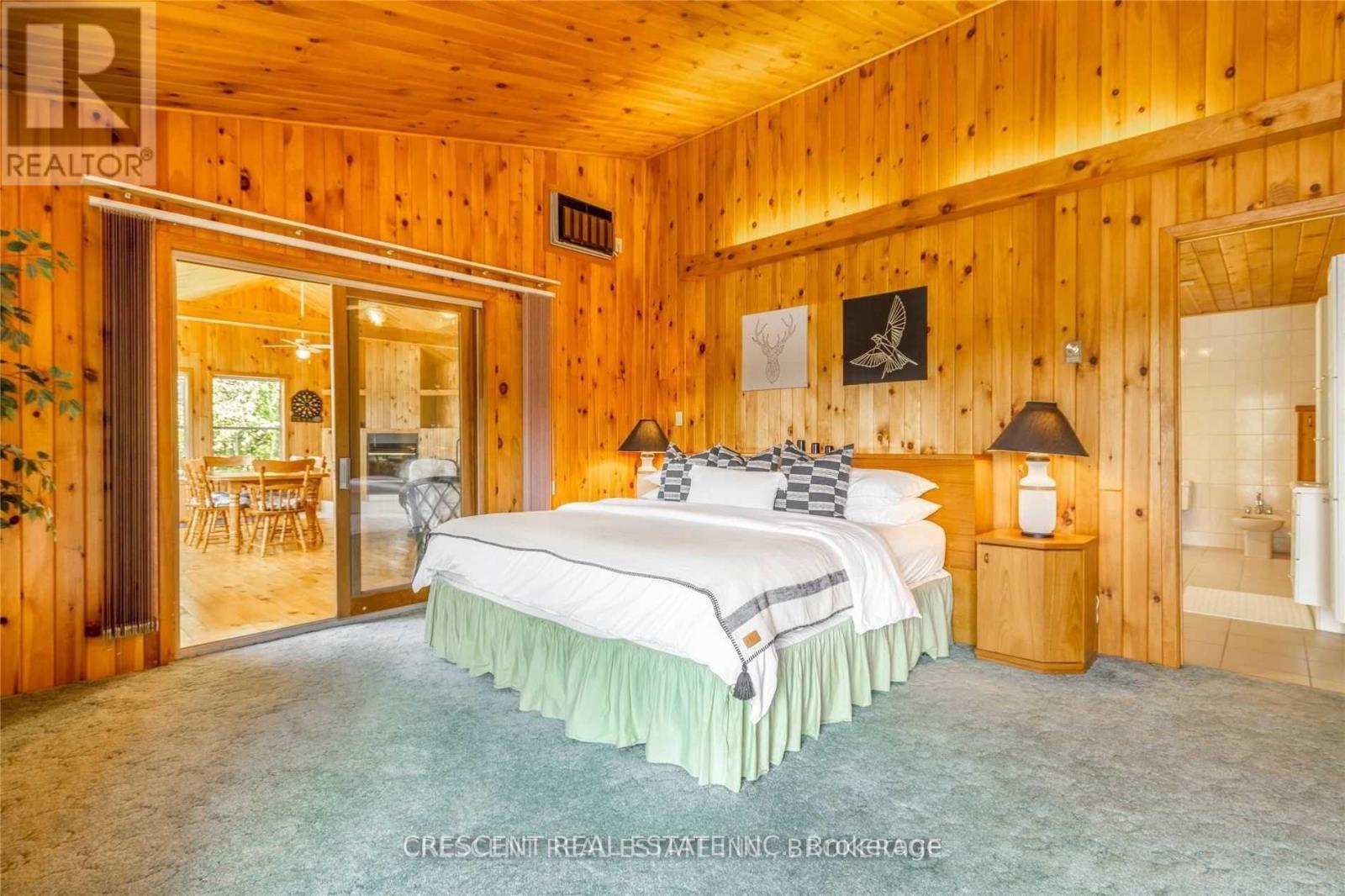 91 Jack'S Lake Road, Parry Sound Remote Area, ON - Indoor Photo Showing Bedroom