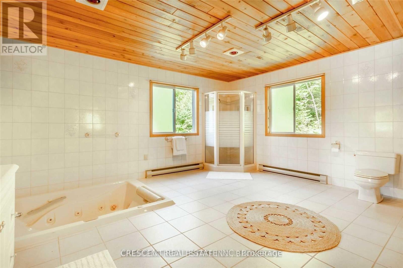 91 Jack'S Lake Road, Parry Sound Remote Area, ON - Indoor Photo Showing Bathroom