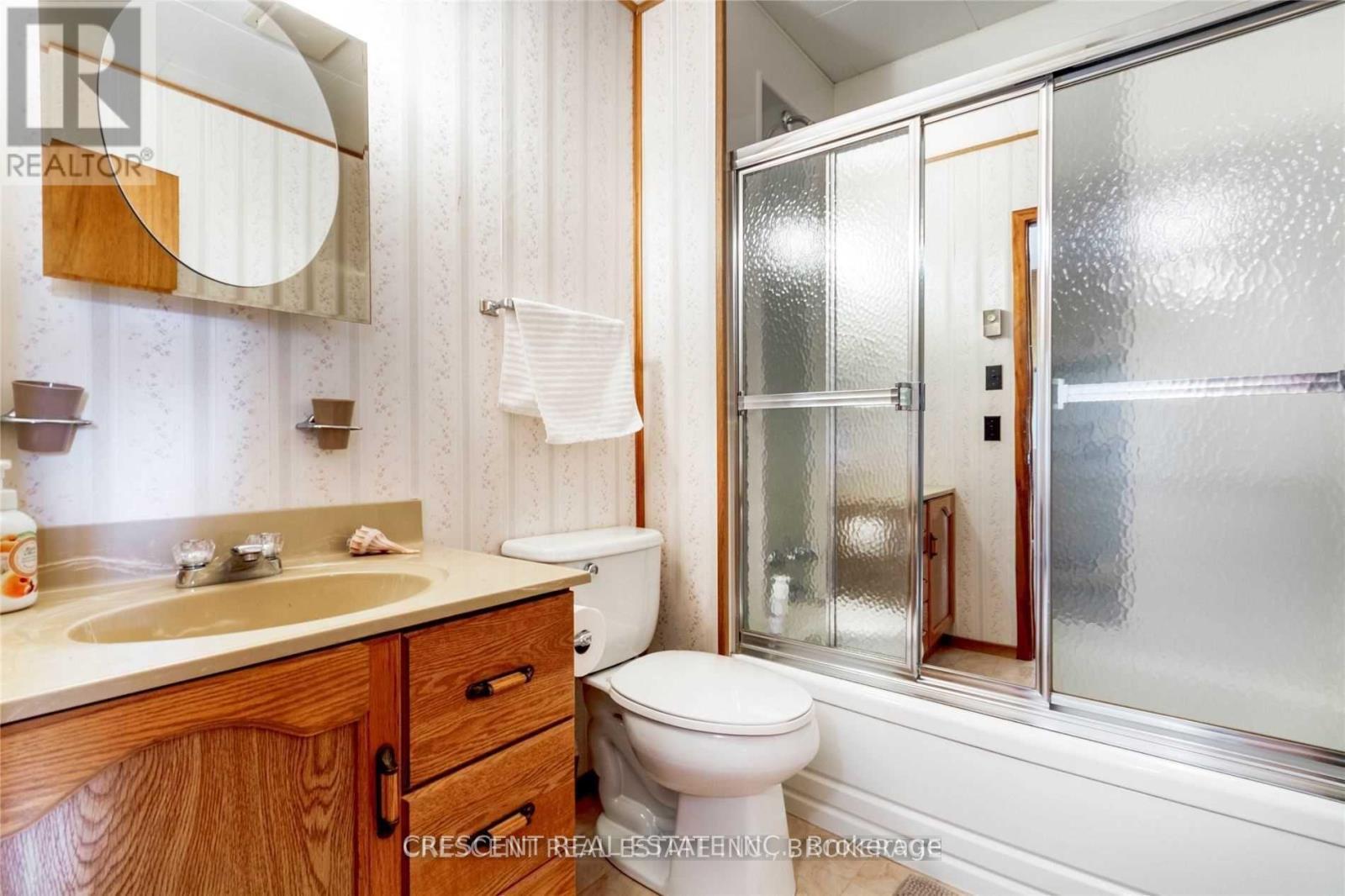 91 Jack'S Lake Road, Parry Sound Remote Area, ON - Indoor Photo Showing Bathroom