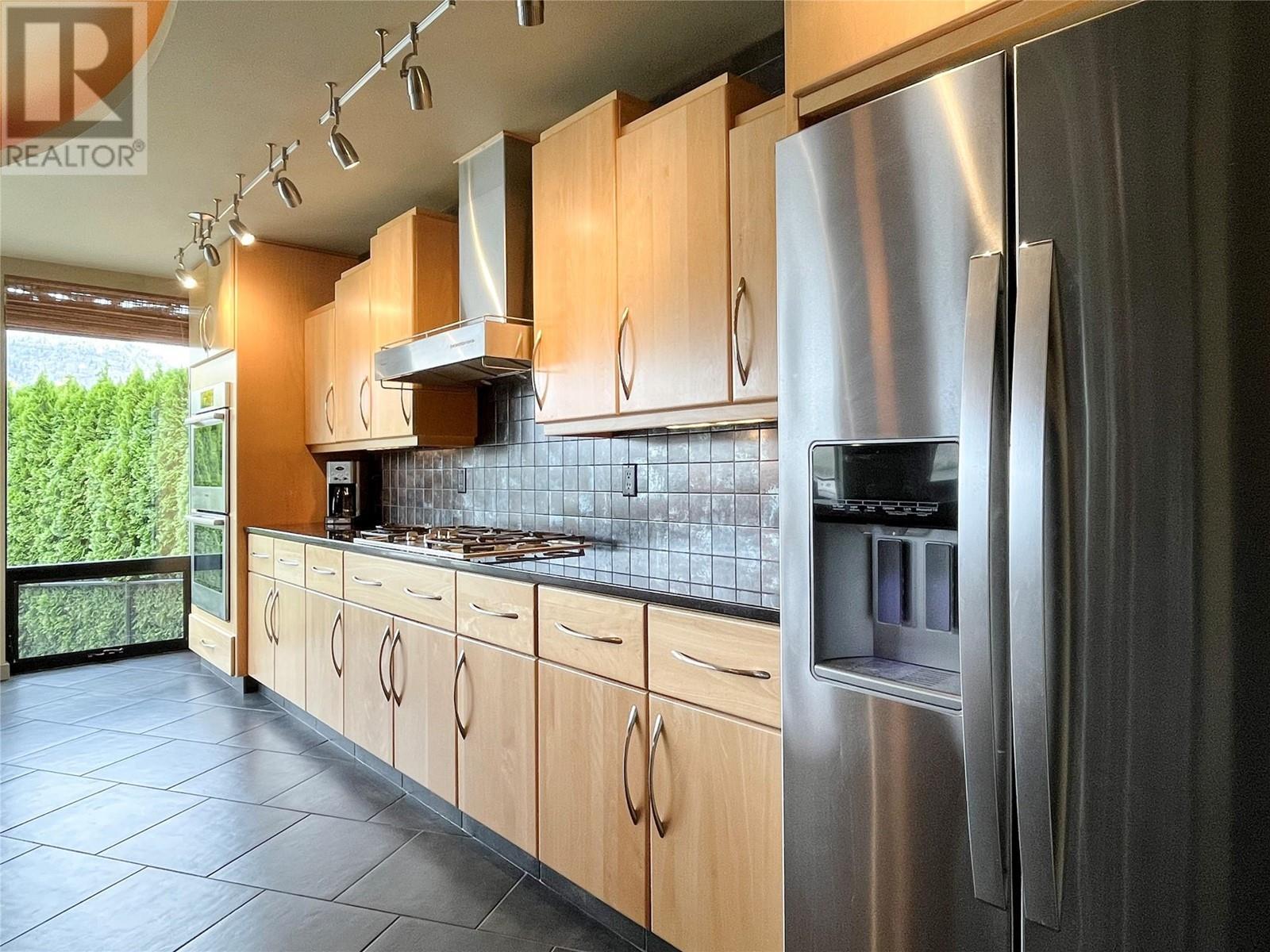 17949 87Th Street, Osoyoos, BC - Indoor Photo Showing Kitchen