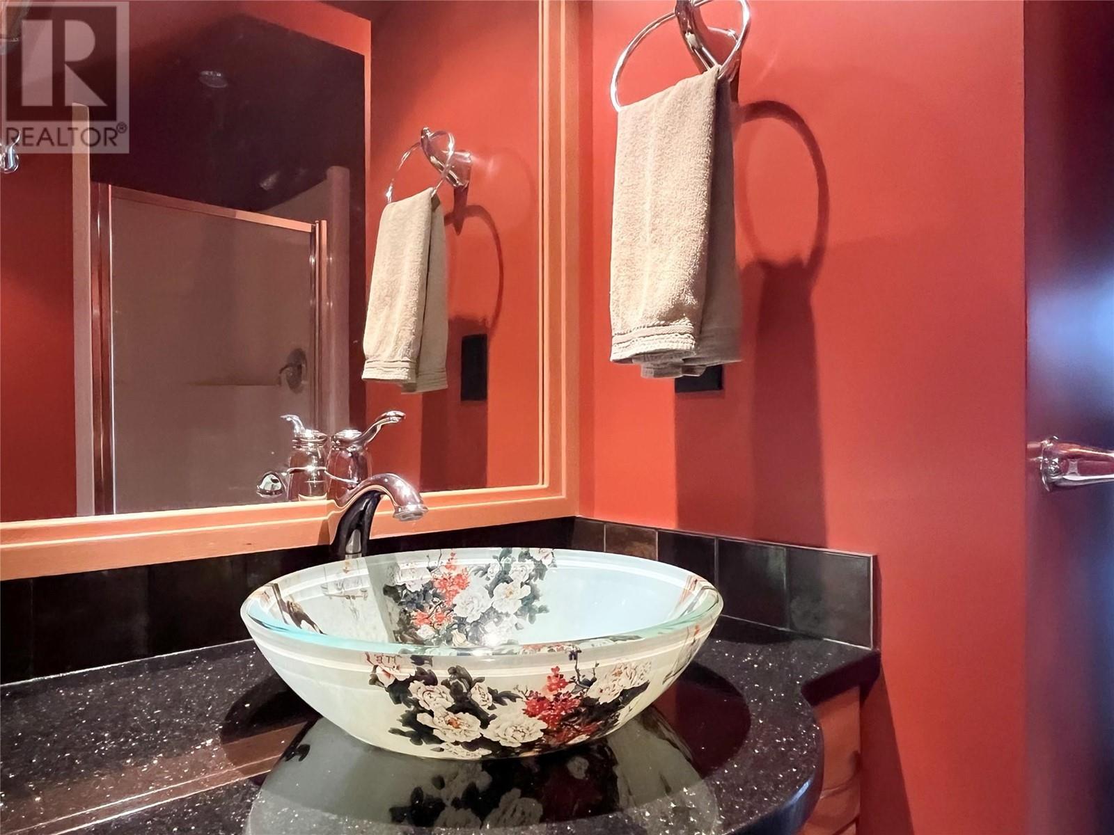 17949 87Th Street, Osoyoos, BC - Indoor Photo Showing Bathroom