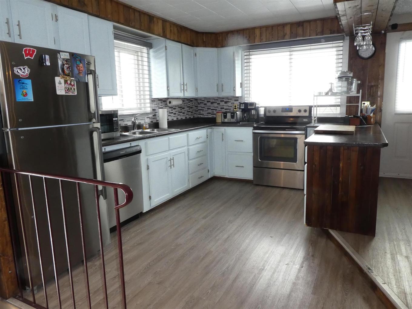150 Dieppe Rd, Longlac, ON - Indoor Photo Showing Kitchen