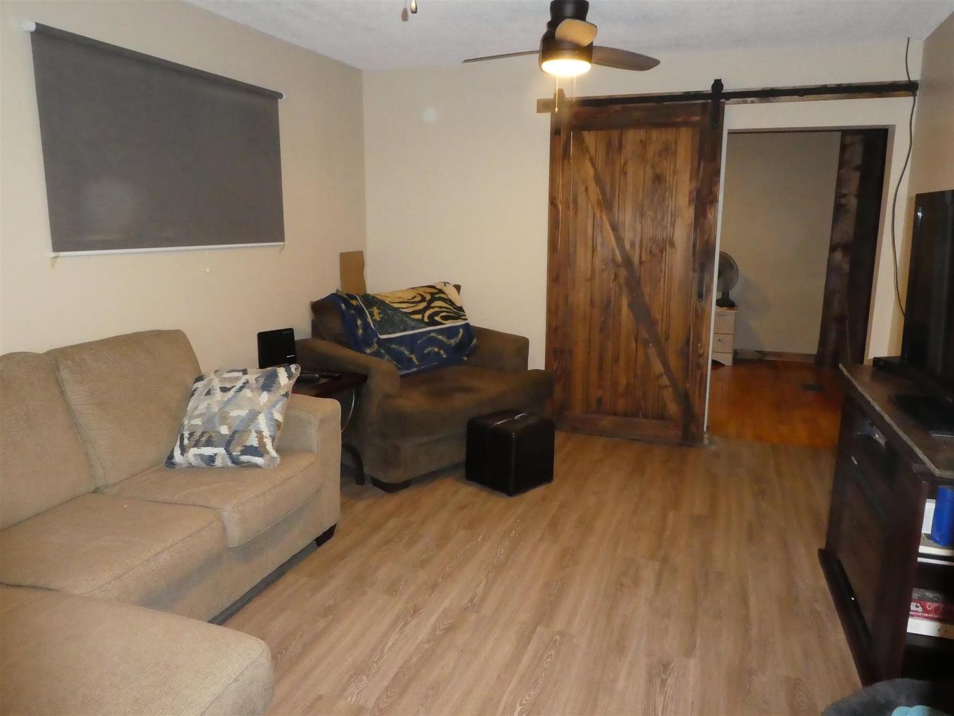 150 Dieppe Rd, Longlac, ON - Indoor Photo Showing Living Room